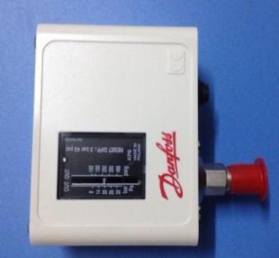 丹佛斯高壓壓力開(kāi)關(guān)060-1173手動(dòng)KP5型 電工電氣領(lǐng)域的精準(zhǔn)守護(hù)者